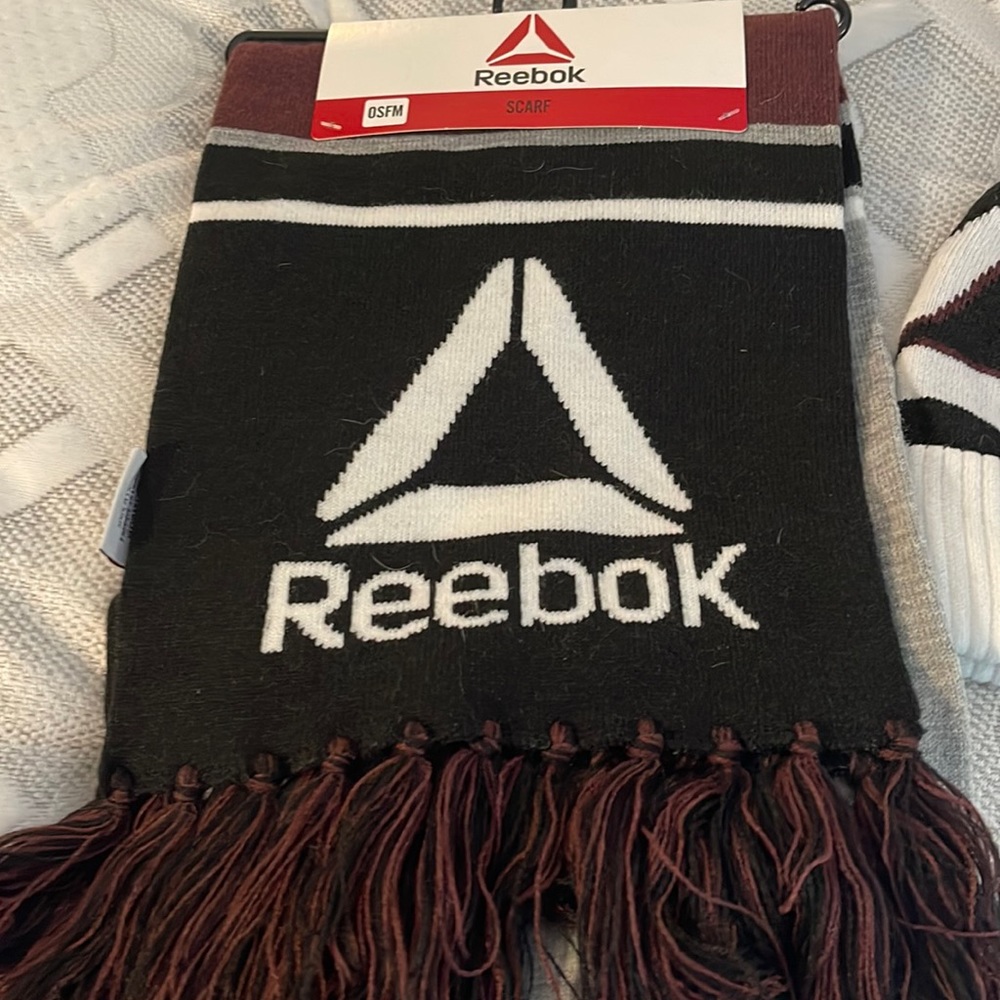 Reebok One size fits most hat and scarf set. NWT